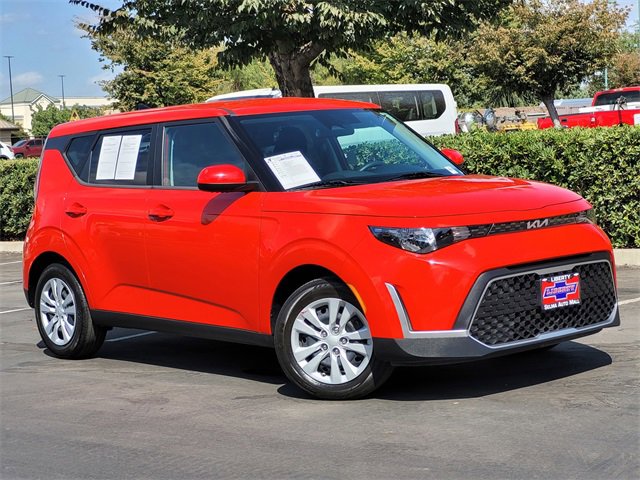 2023 Kia Soul LX photo 2