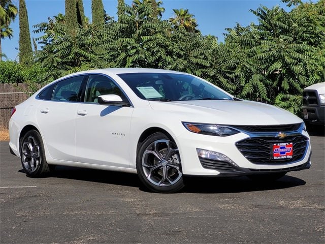 Used 2022 Chevrolet Malibu 1LT with VIN 1G1ZD5STXNF140019 for sale in Selma, CA