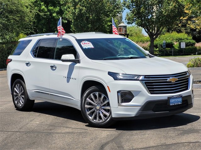 2023 Chevrolet Traverse Premier photo 2