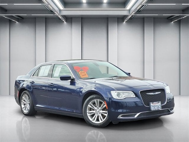 2017 Chrysler 300 Limited's photo