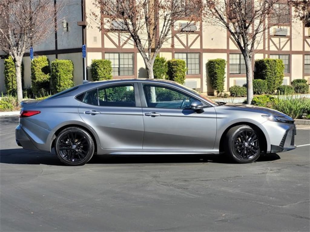 Used 2025 Toyota Camry SE Sedan