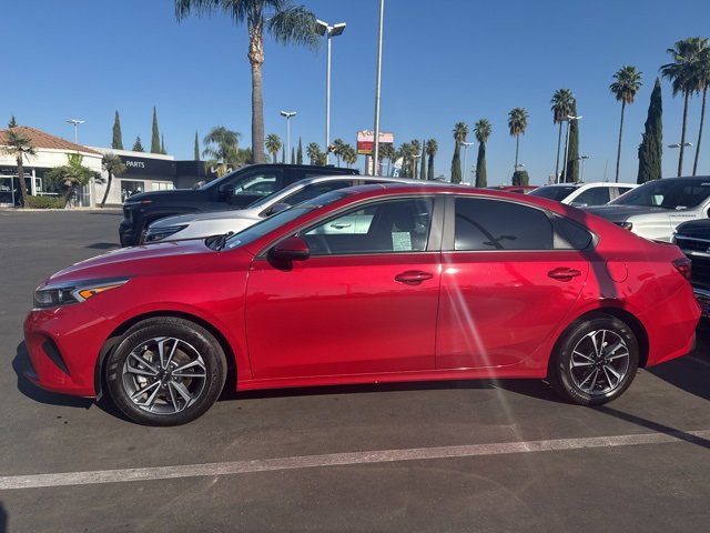 2023 Kia Forte LXS photo 2