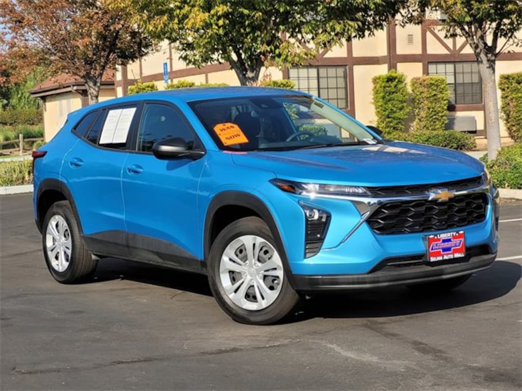 Used 2025 Chevrolet Trax LS SUV