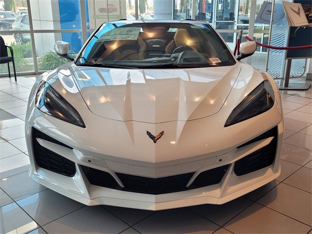 2025 Chevrolet Corvette E-Ray 3LZ Convertible photo 2