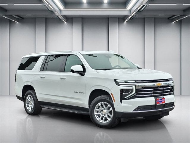 2026 Chevrolet Suburban LT's photo