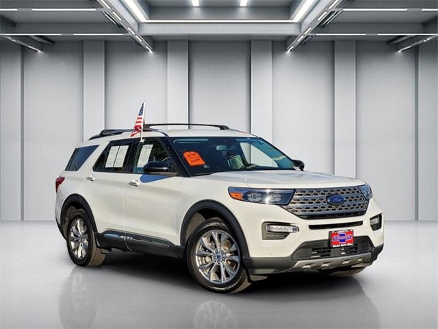 2023 Ford Explorer Limited's photo