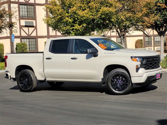 2026 Chevrolet Silverado 1500 Custom photo 3