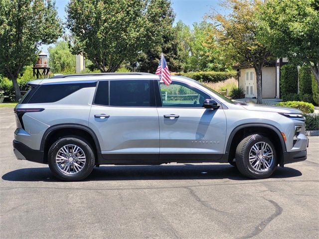 2024 Chevrolet Traverse photo 4