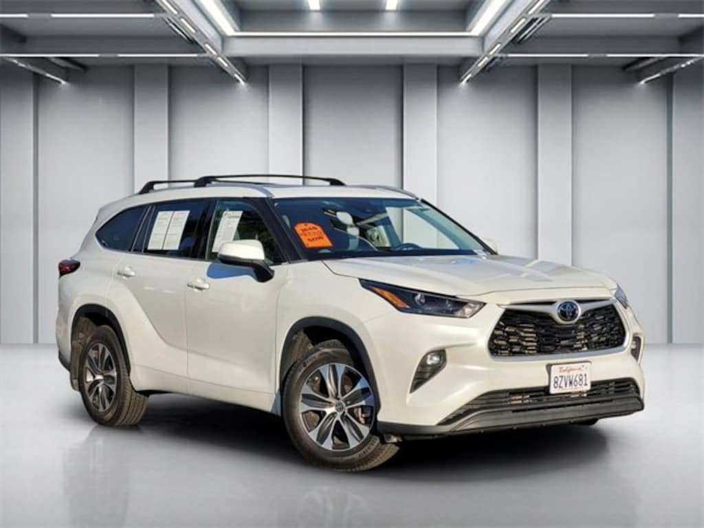 Used 2022 Toyota Highlander XLE