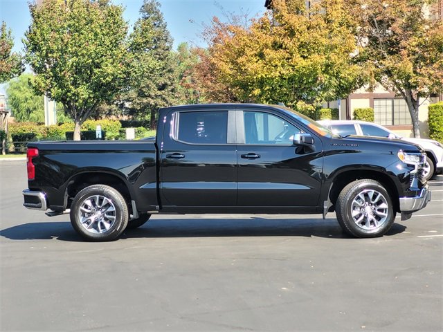 2026 Chevrolet Silverado 1500 LT photo 3