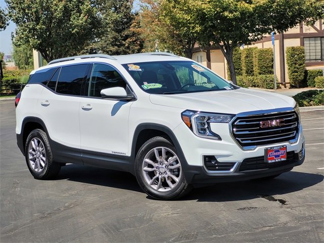2024 Gmc Terrain SLT photo 2