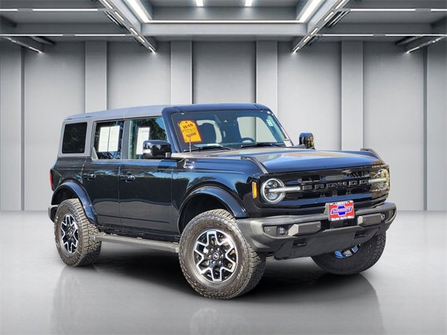 2022 Ford Bronco 4-Door Outer Banks's photo