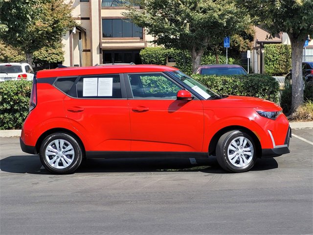 2023 Kia Soul LX photo 4