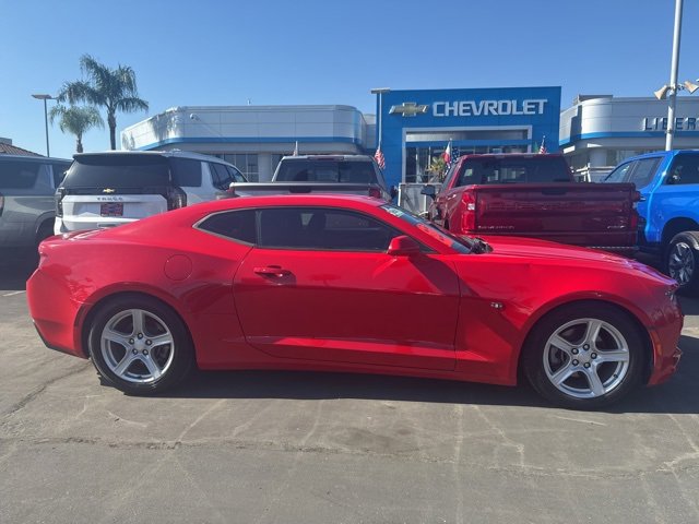 2017 Chevrolet Camaro 1LT photo 3