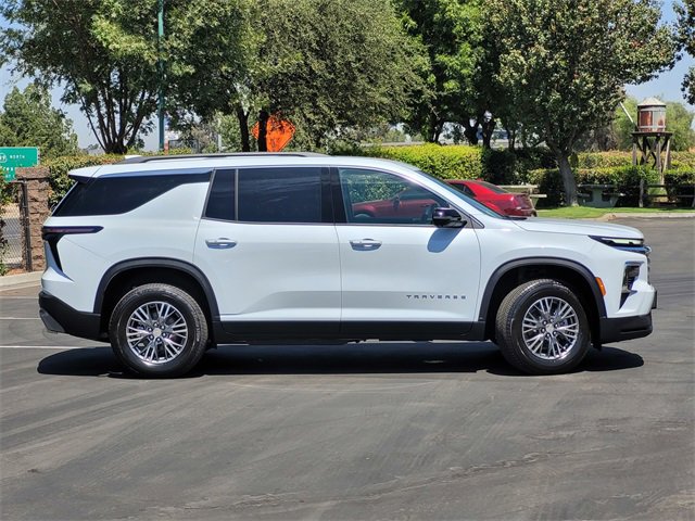 2026 Chevrolet Traverse photo 3