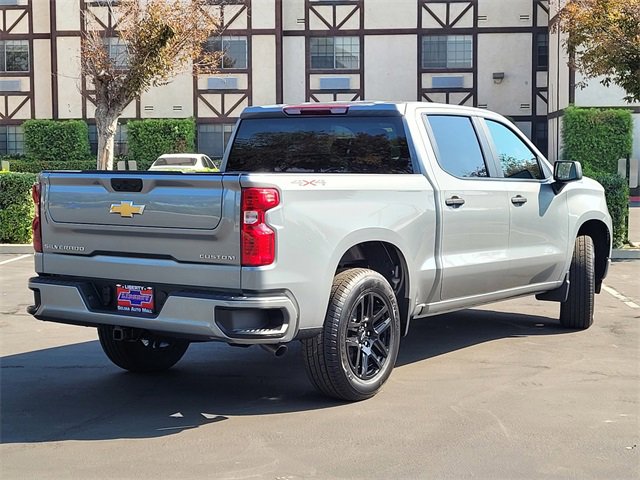 2026 Chevrolet Silverado 1500 Custom photo 4
