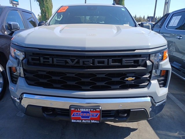 2024 Chevrolet Silverado 1500 photo 2