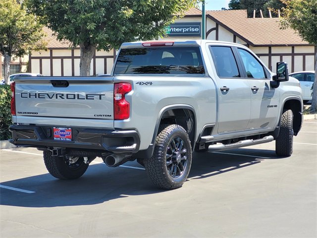 2025 Chevrolet Silverado 2500HD Custom photo 4