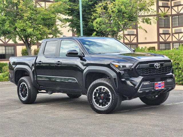 2024 Toyota Tacoma SR5 photo 2