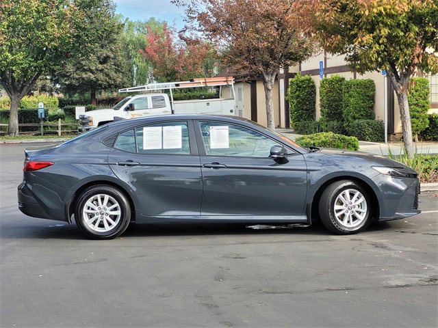 2025 Toyota Camry LE photo 4