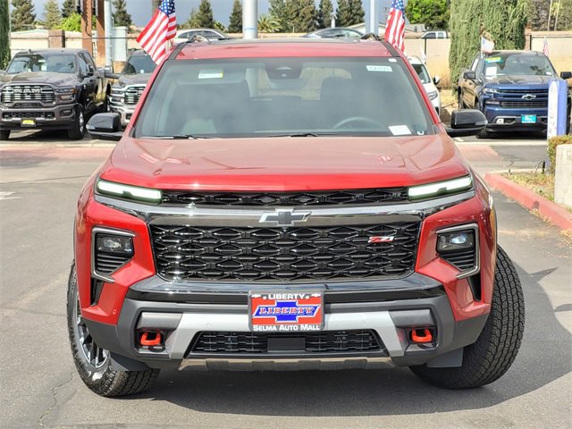 2025 Chevrolet Traverse Z71 photo 2