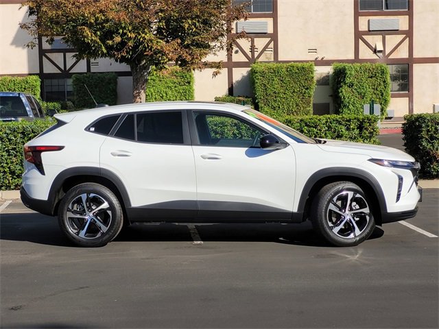 2025 Chevrolet Trax photo 3