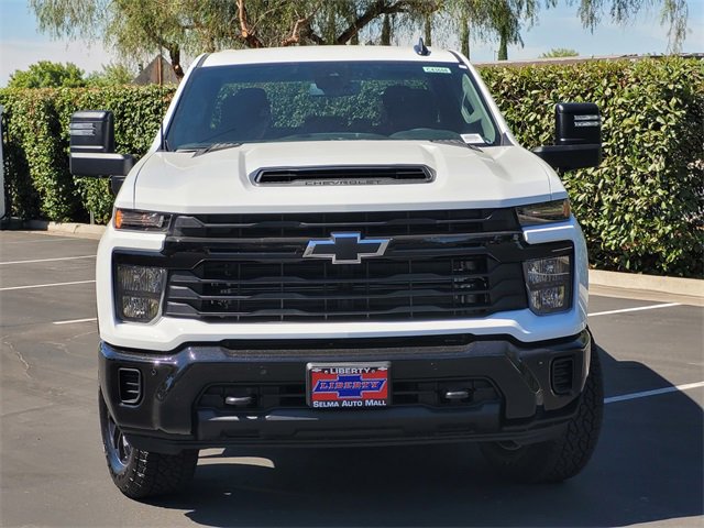 2025 Chevrolet Silverado 2500HD Custom photo 2