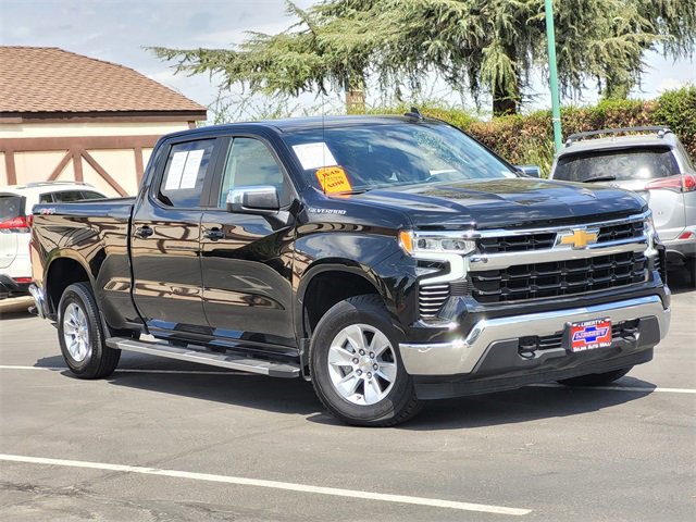 2024 Chevrolet Silverado 1500 LT photo 2