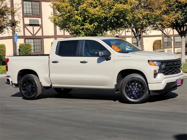 2026 Chevrolet Silverado 1500 Custom photo 3