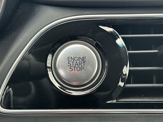 2023 GENESIS G70 Standard - Photo 17