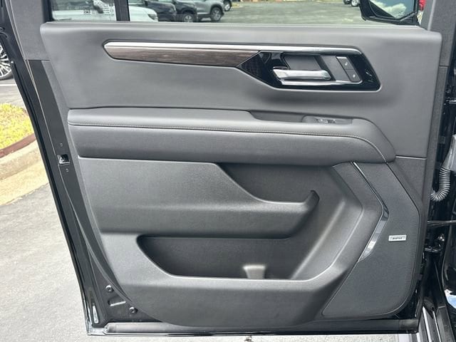 2026 Chevrolet Suburban High Country - Photo 21