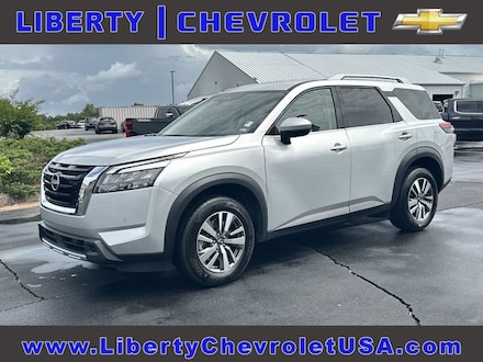 2025 Nissan Pathfinder SL