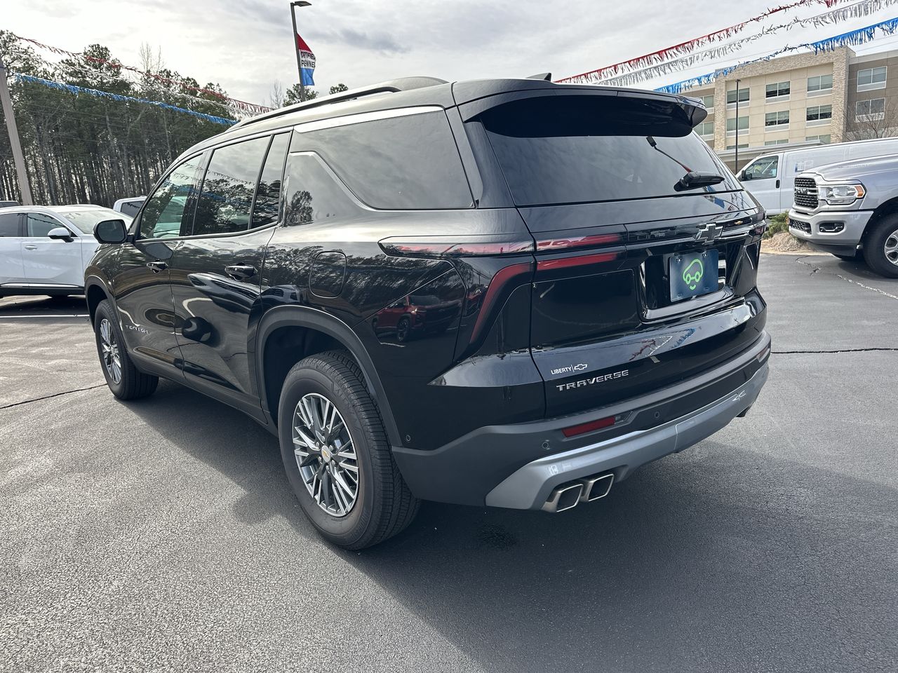 2025 Chevrolet Traverse LT - Photo 6