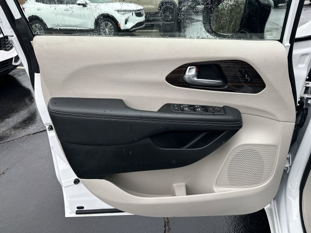 2024 Chrysler Pacifica Limited - Photo 22