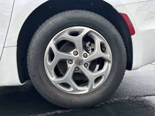 2024 Chrysler Pacifica Limited - Photo 32