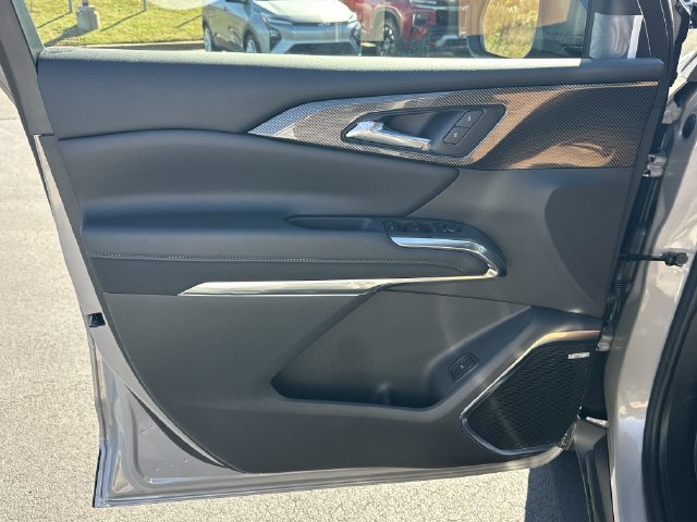 2027 Chevrolet Traverse Z71 - Photo 10