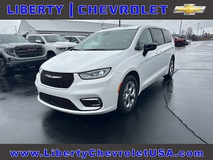 2024 Chrysler Pacifica Limited Minivan