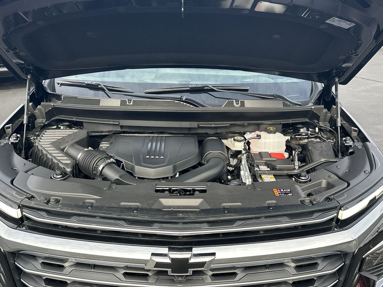 2025 Chevrolet Traverse LT - Photo 30