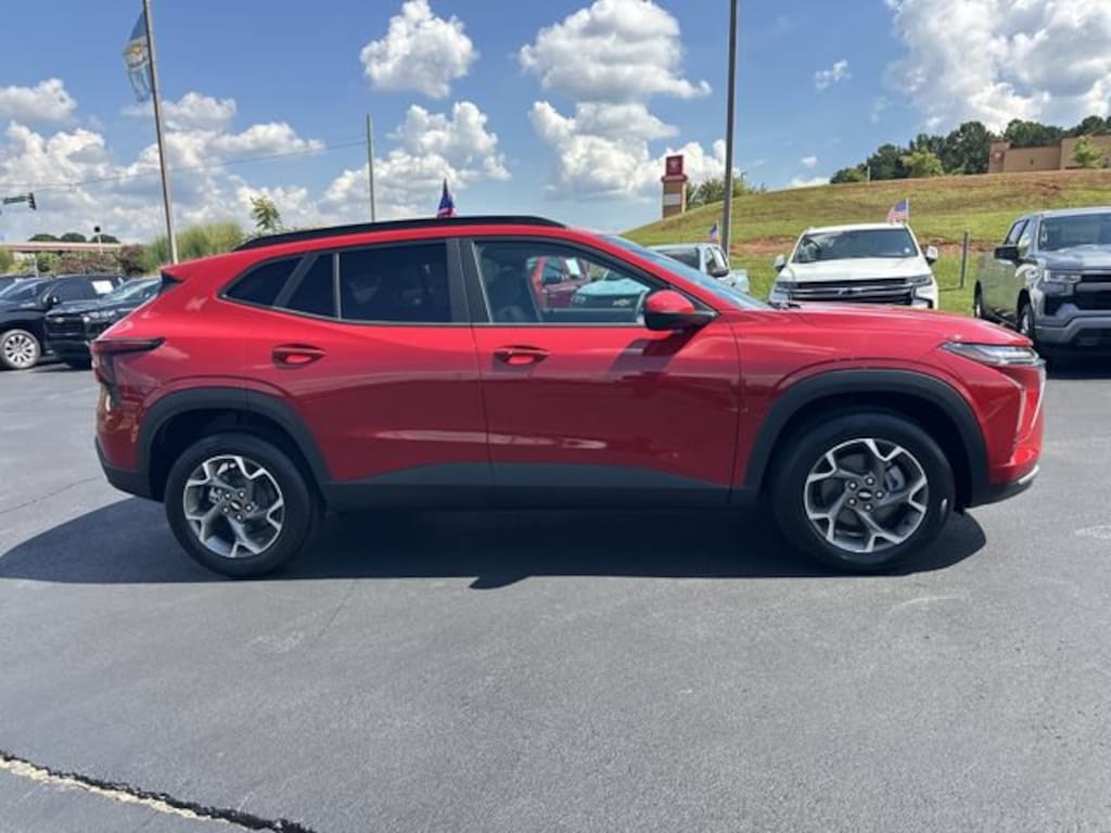 New 2026 Chevrolet Trax LT SUV