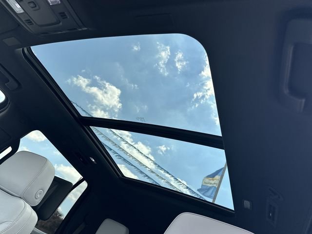 2025 Chevrolet Tahoe Premier - Photo 18