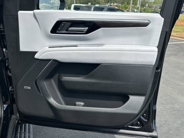 2025 Chevrolet Tahoe Premier - Photo 13