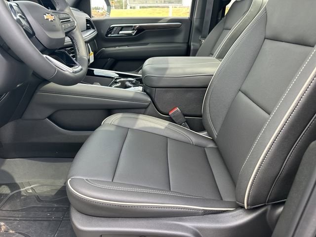 2026 Chevrolet Suburban High Country - Photo 9