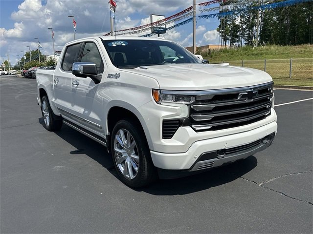 2024 Chevrolet Silverado 1500 High Country photo 2