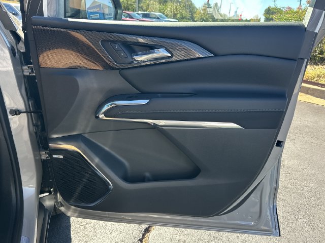 2027 Chevrolet Traverse Z71 - Photo 14