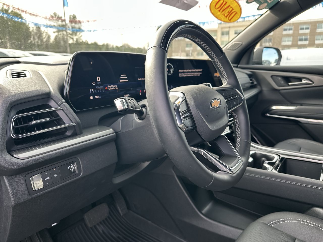 2025 Chevrolet Traverse LT - Photo 10