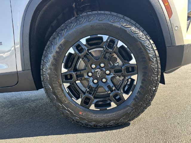 2027 Chevrolet Traverse Z71 - Photo 12