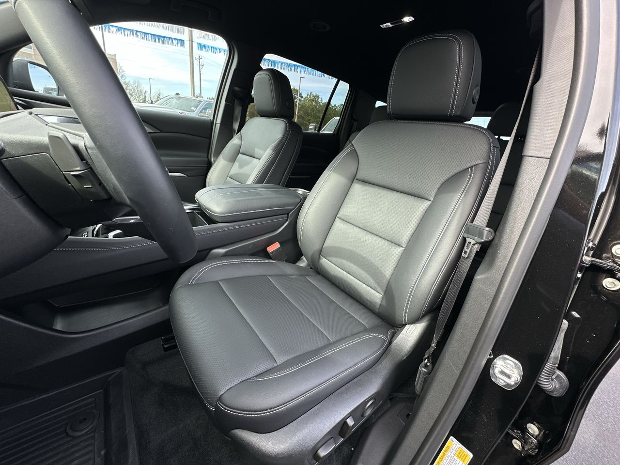 2025 Chevrolet Traverse LT - Photo 19