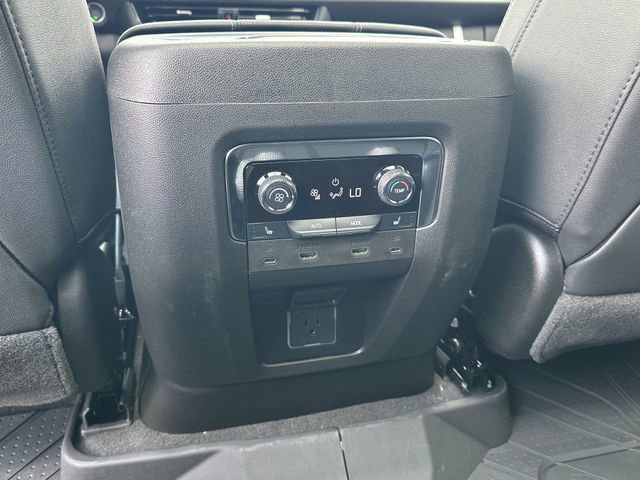 2026 Chevrolet Suburban High Country - Photo 23