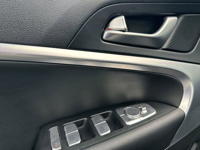 2023 GENESIS G70 Standard - Photo 23