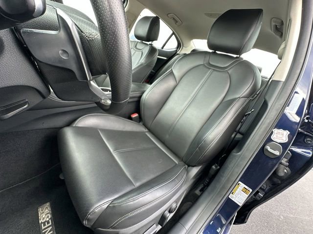 2023 GENESIS G70 Standard - Photo 19